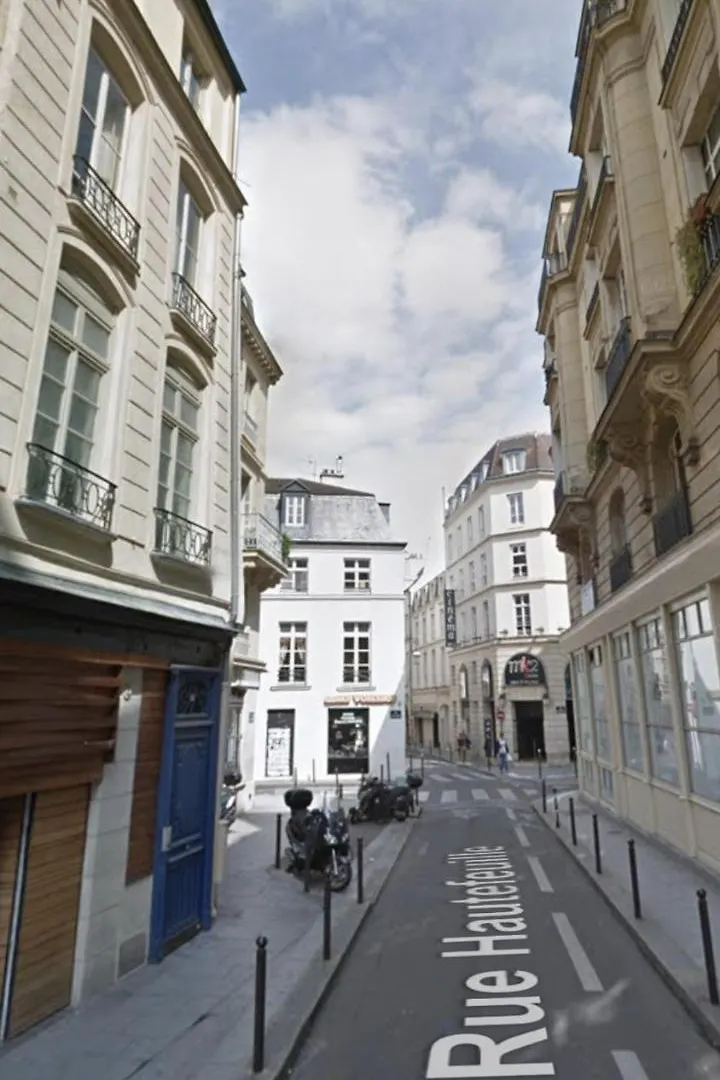 Design By Kenzo Near Notre Dame Apartment Paris